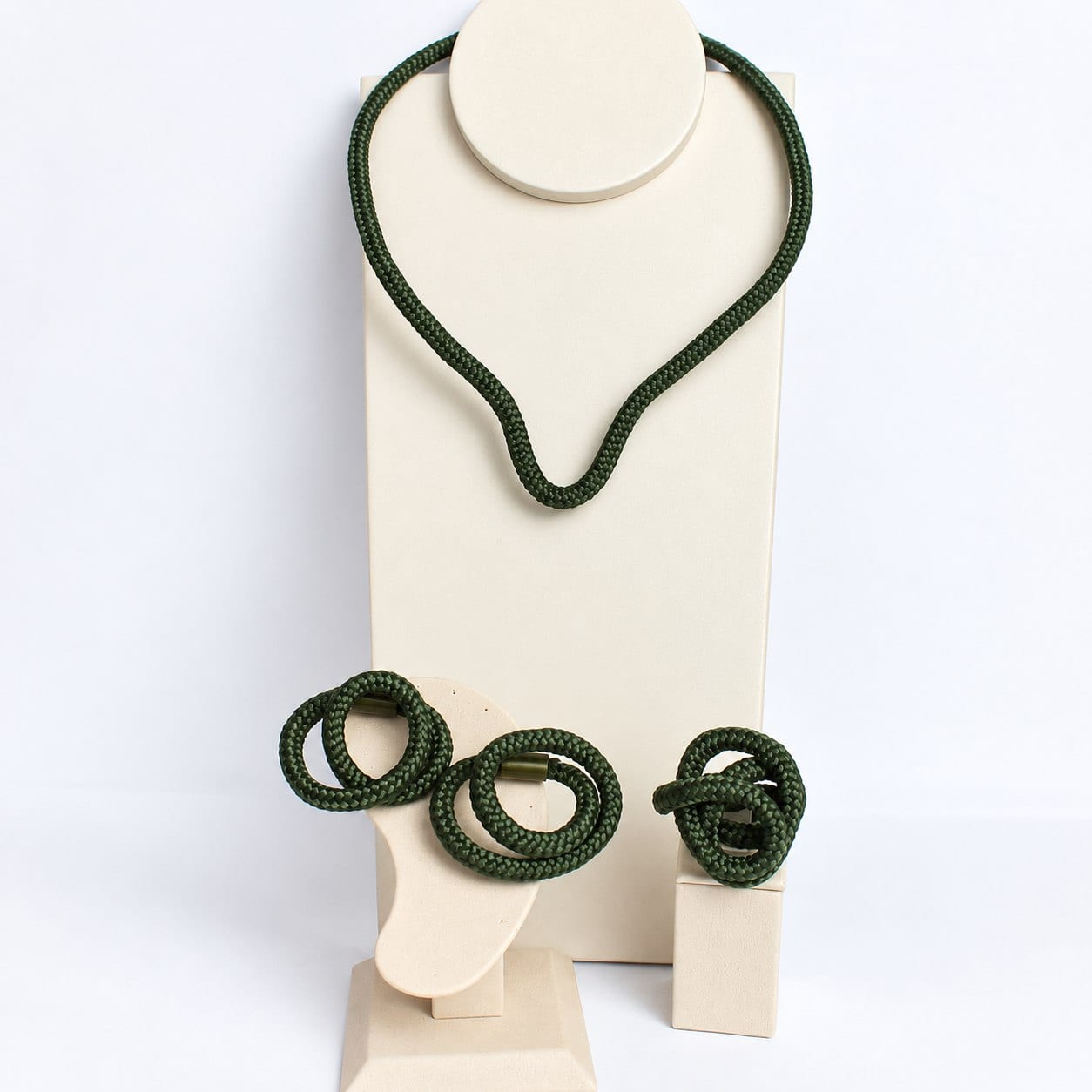 Conjunto Maré Verde Militar com Colar Ponta
